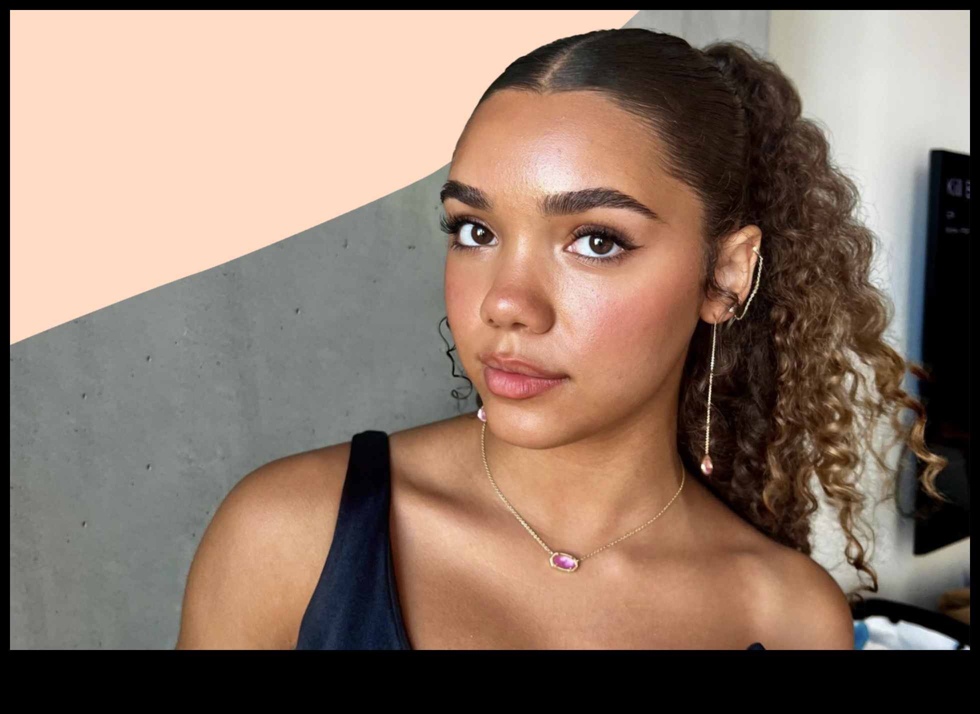 Gluds un cirtaini: sapludinot izsmalcinātību ar dabisku tekstūru