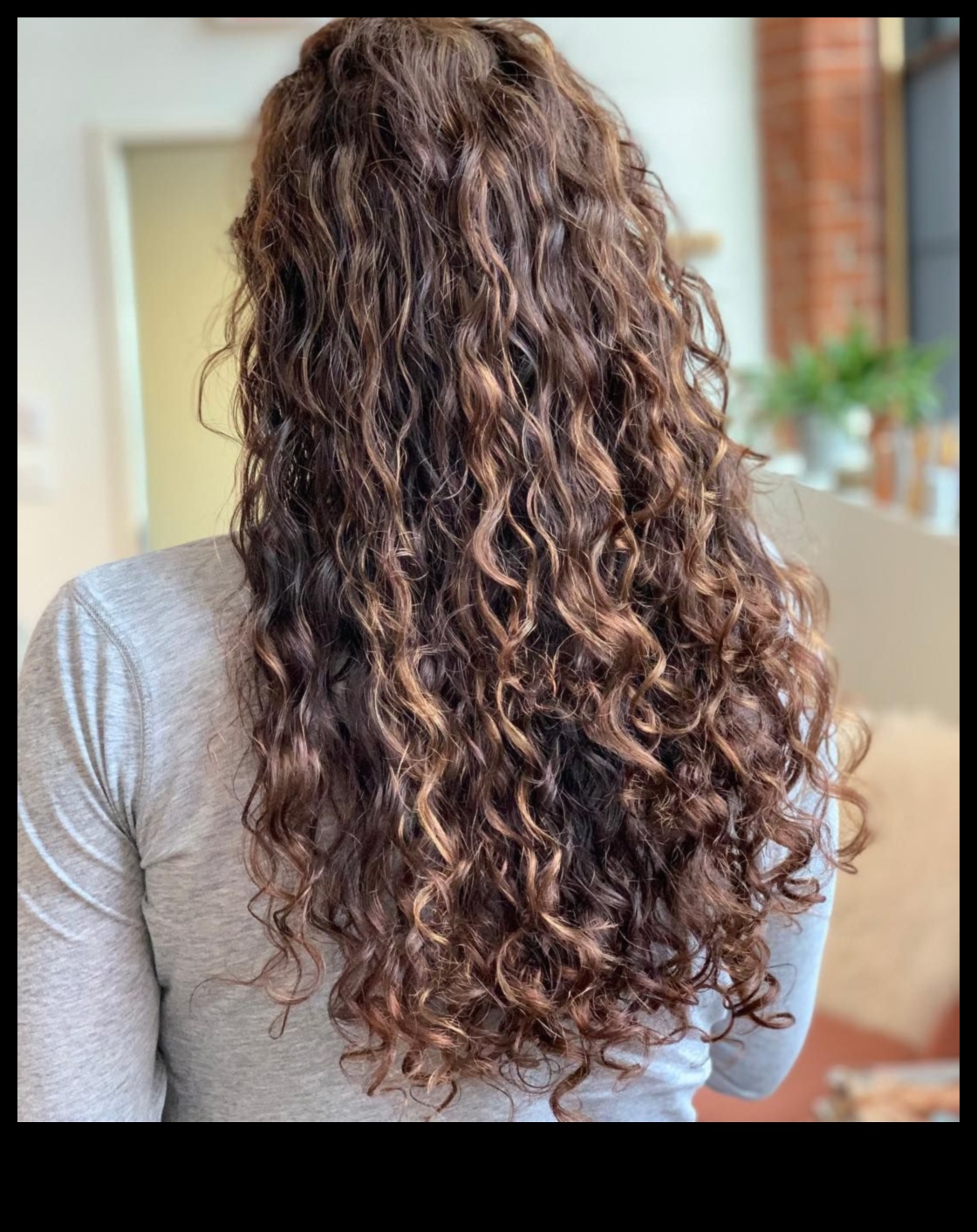 Saules skūpstītas spirāles: izstaro siltumu ar pludmalei piemērotām cirtām