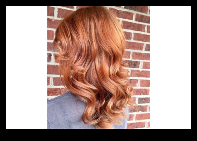 Vara cirtas un gludi stili: apgūstiet sarkanu un kastaņbrūnu matu tekstūru