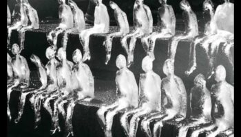 Īslaicīgs skaistums: pārejošu mirkļu tveršana izteiksmīgā ķermeņa mākslā