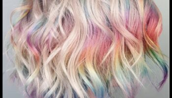 Vai jūtaties piedzīvojumu kārs? Izmēģiniet šos drosmīgos matu krāsu eksperimentus